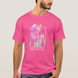 Camiseta Feliz Queda... Bebendo de esqueleto engraçado...