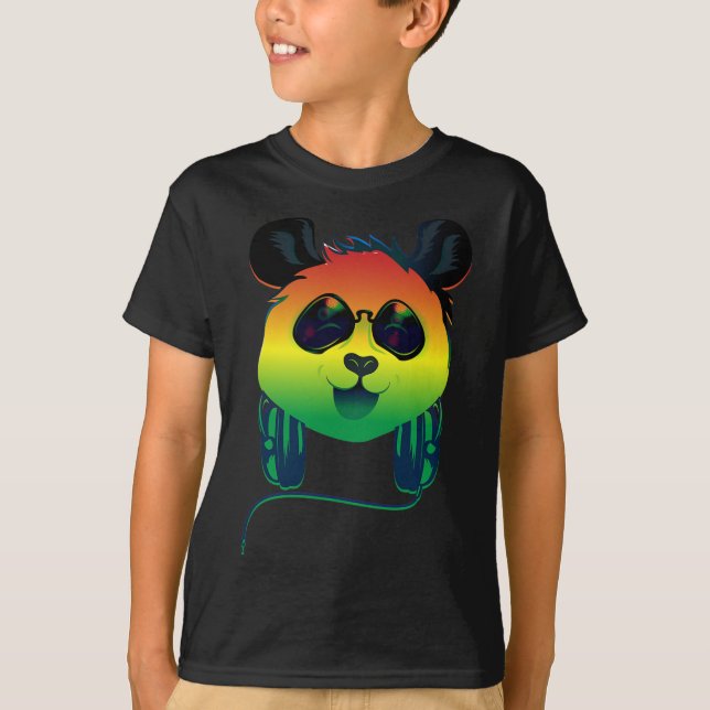 Camiseta Feliz Rasta Colorido Panda Bear Face Com Sunglasse (Frente)