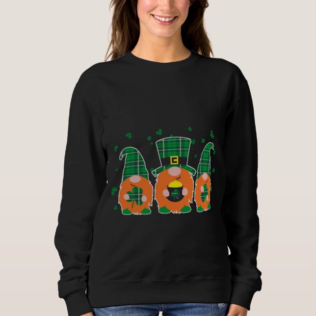 Camiseta Feliz Rua. Dia de Patrick Engraçado Três Gnomos (Frente)
