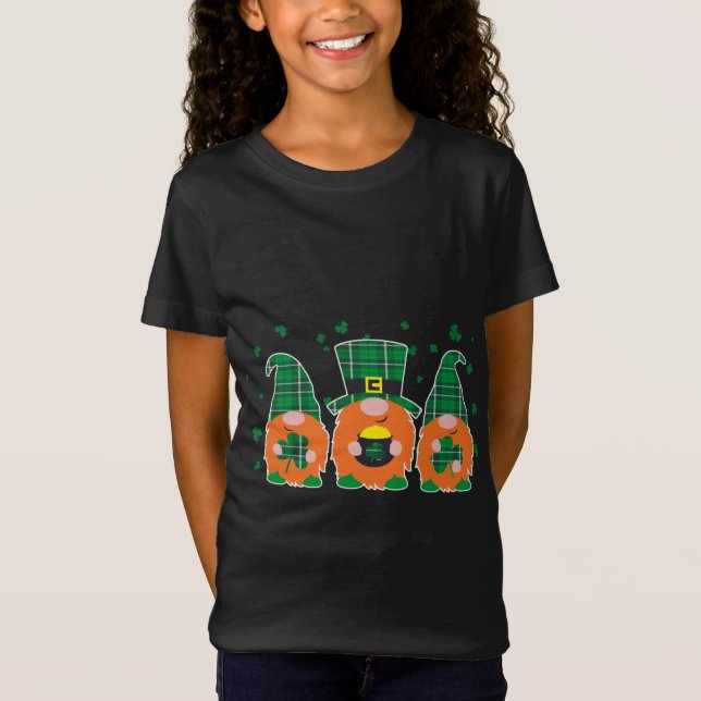 Camiseta Feliz Rua. Dia de Patrick Engraçado Três Gnomos (Frente)