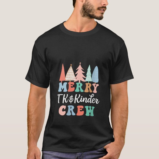 Camiseta Feliz TK Kinder Crew Kindergarten Professora Chris (Frente)