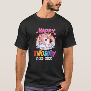 Camiseta Feliz Twosday 2022 Garota do Unicórnio Arco-Íris