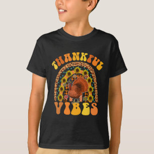 Camiseta Feliz Vibes Arco-Íris Turquia Cai Retro Groovy