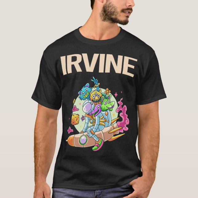 Camiseta Felizes monstros - Irvine (Frente)