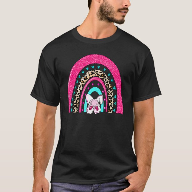 Camiseta Felz pascoa Dia Leopardo Rainbow Bunny Eggs Huntin (Frente)