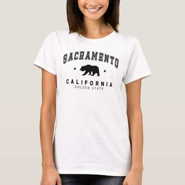 Camiseta Feminina Branca de Sacramento - Design de (Frente)