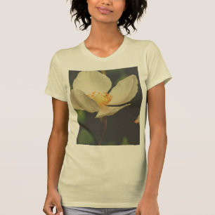 Camiseta feminina com impressão floral