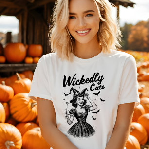 Camiseta Feminina de Halloween Lindamente Malvada