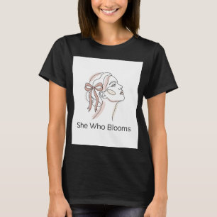 Camiseta Feminina de Linha Artística "Ela Que Flor
