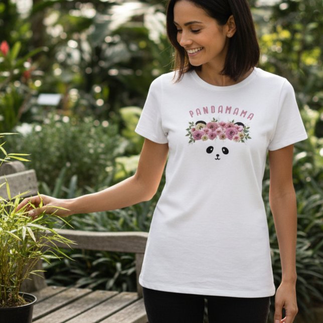 Camiseta Feminina Personalizada Com Rosto De Urso  (Upgrade your casual wardrobe with this sweet and soft personalized panda tee. (AI generated model))