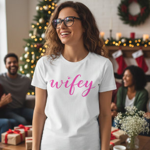 Camiseta Feminina Wifey Colorful Script Heart Pres