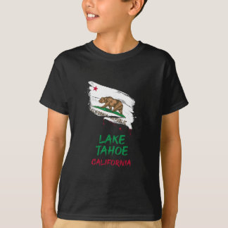 Camiseta Férias Bandeira com respingo de tinta do Lago Taho