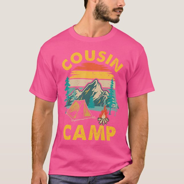 Camiseta Férias de acampamento da família Cousin Camp Frien (Frente)