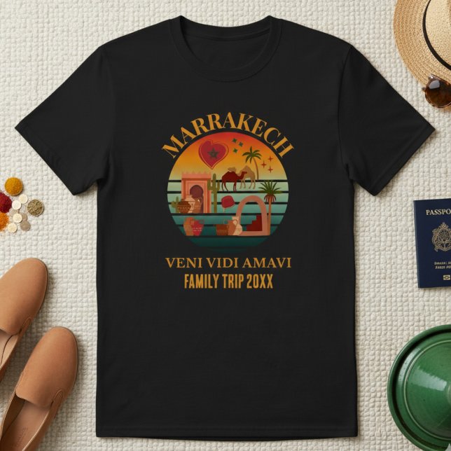 Camiseta Férias do Grupo Veni Vidi Amavi em Marrocos MARAKK (MARRAKECH FAMILY VACATION T-SHIRT with customizable text. Ideal group shirt for your Morocco  hols.)