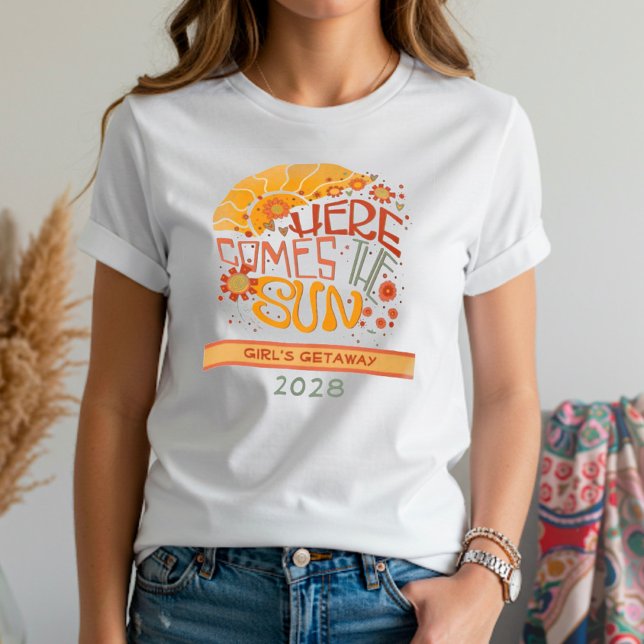 Camiseta Férias Familiares Aqui Vem a Cotação do Sol (Criador carregado)