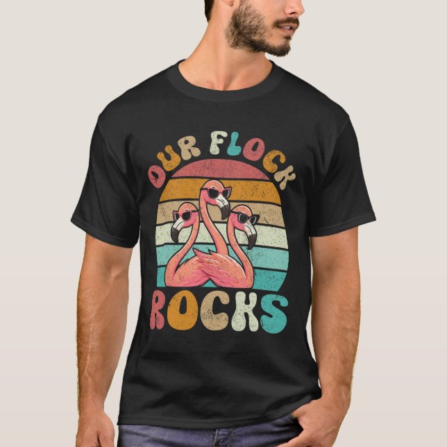 Camiseta Férias Familiares De Flamingo Correspondendo A Nos (Frente)