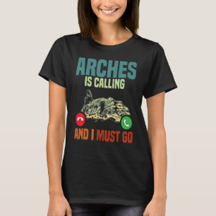 Camiseta Férias Parque Nacional Arches Está Chamando Eu Dev