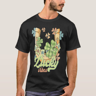 Camiseta Ferradura Lucky Vibes & trevo de 4 folhas Dia de S