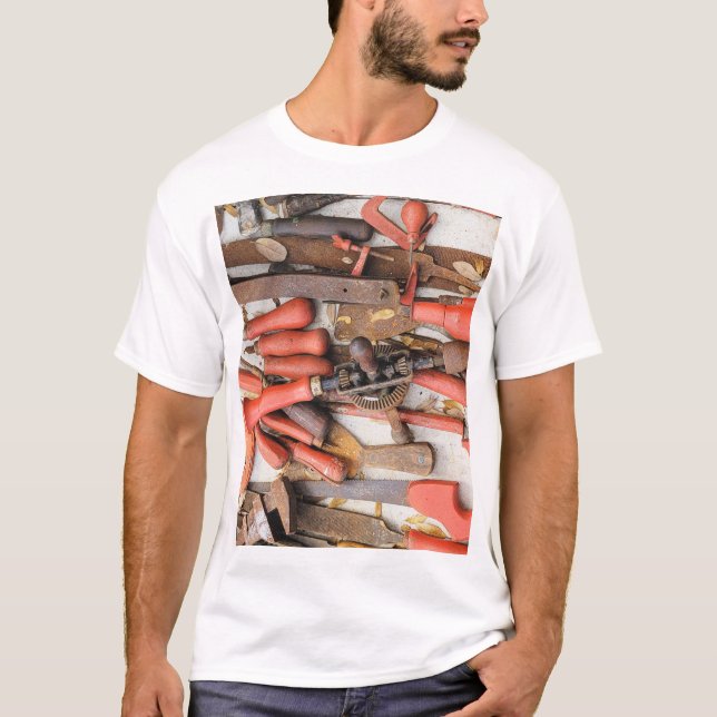 Camiseta Ferramenta Antiguamente Rustic Red Man (Frente)