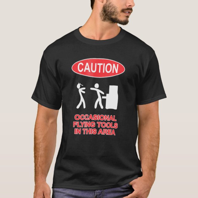Camiseta Ferramentas Voadoras Precaução Nesta Área Mecânica (Frente)
