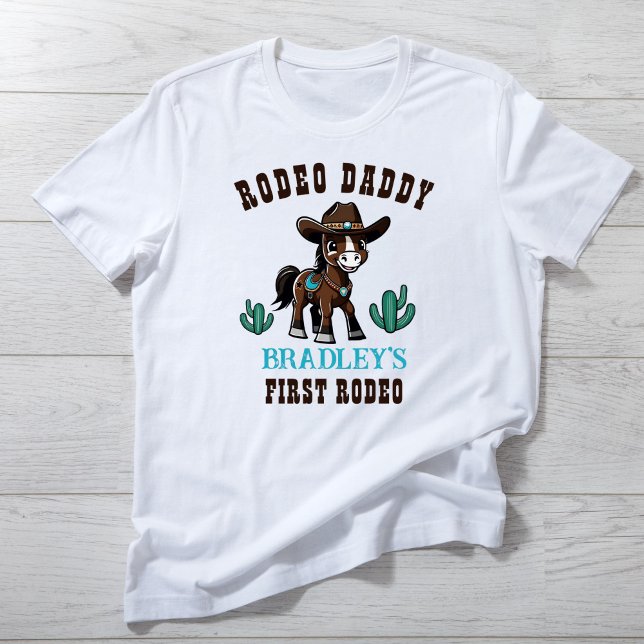 Camiseta Festa de aniversário de cowboy pai Rodeo (Rodeo daddy birthday family photoshoot matching t-shirt cowboys horses birthday family shirt)