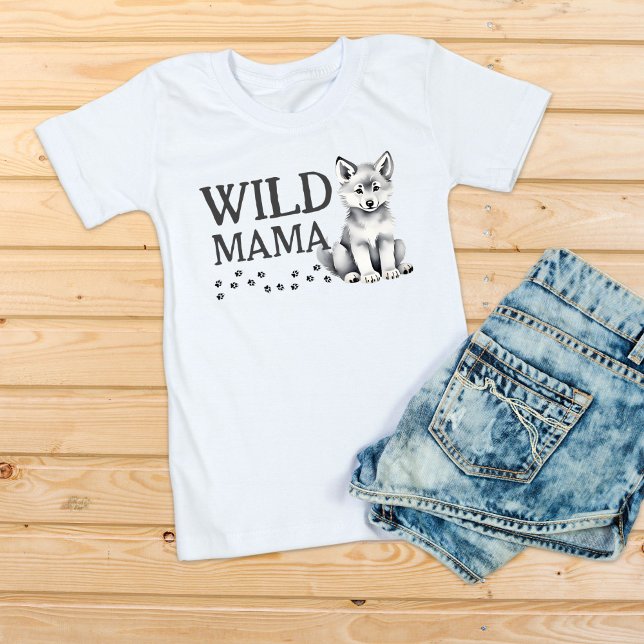 Camiseta Festa de aniversário de lobo-guará-doce (Wild mama Cute wolf cub wolf themed birthday party T-Shirt family photoshoot shirt two wild one)