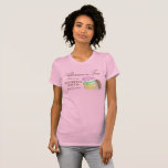 Camiseta Festa de Chá - Chá de casamento Francês Macarons -<br><div class="desc">Design apresenta uma ilustração original com o tema da comida de uma pilha de macarões cor-de-rosa, amarelo, verde e castanho. Um biscoito popular em padarias e pâtisseries francesas, conchas de macarão são feitas com merengue, farinha de amêndoa, açúcar em pó, cozidas e canalizadas com uma variedade de recheios, incluindo compotas,...</div>