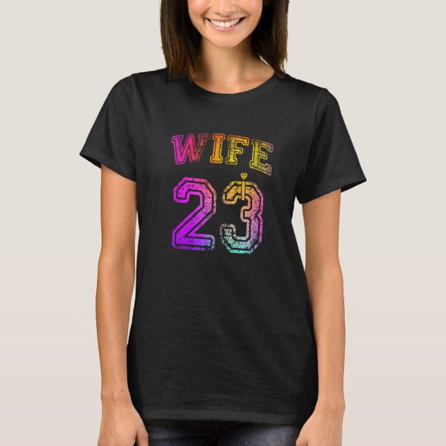 Camiseta Festa de Engajamento da Esposa Correspondência da  (Frente)