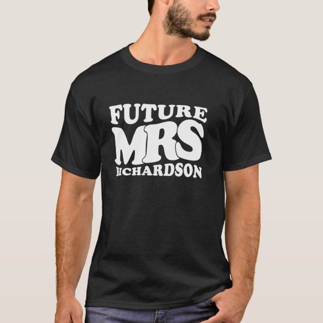 Camiseta Festa de Noivado da Futur Mrs Richardson Presente  (Frente)