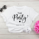 Camiseta Festa de solteira Cute Austin<br><div class="desc">Camiseta de festa de solteira de esquadrão bonita com "A festa" em uma escrita de chico com coração e "Austin,  TX" em uma simples tipografia moderna. Você pode mudar o destino da parte e a cor da t-shirt. A camiseta "Esposa do Partido" está disponível para a noiva.</div>
