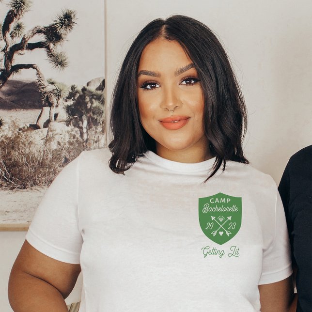 Camiseta Festa de solteira de acampamento personalizado sen (Criador carregado)