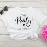 Camiseta Festa de solteira em Las Vegas<br><div class="desc">Camiseta de festa de solteira de esquadrão bonita com "A festa" em uma escrita de chic com coração e "Las Vegas,  NV" em uma simples tipografia moderna. Você pode mudar o destino da parte e a cor da t-shirt. A camiseta "Esposa do Partido" está disponível para a noiva.</div>
