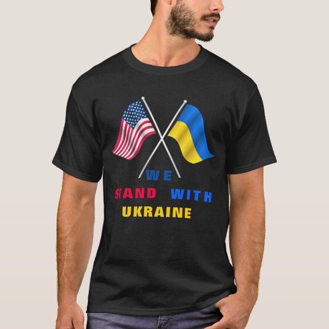 Camiseta Ficamos com a Ucrânia - a bandeira dos EUA - a ban (Frente)