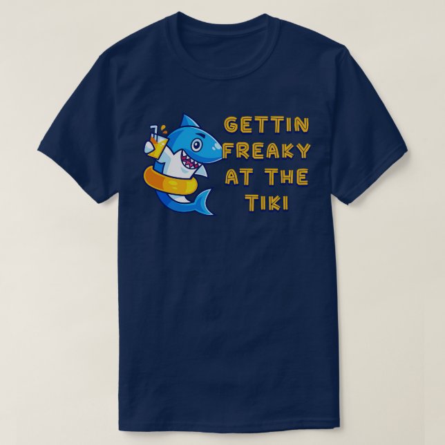 Camiseta Ficando Freaky no Tiki Engraçado Novelty 1 (Frente do Design)