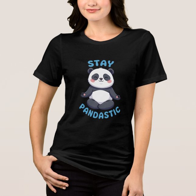 Camiseta Ficar Pandástico, Meditação Panda Engraça (Frente)