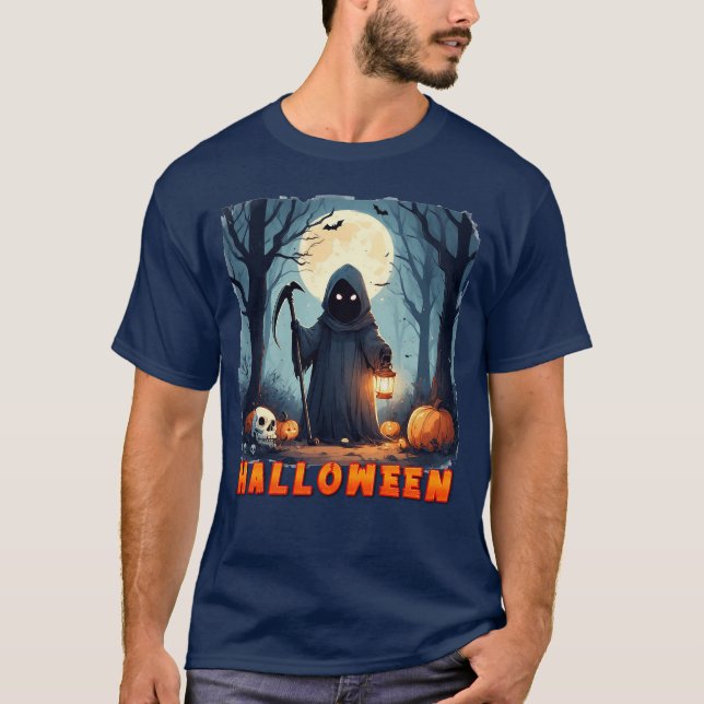 Camiseta Figura Encapuzada Segurando Lanterna (Frente)