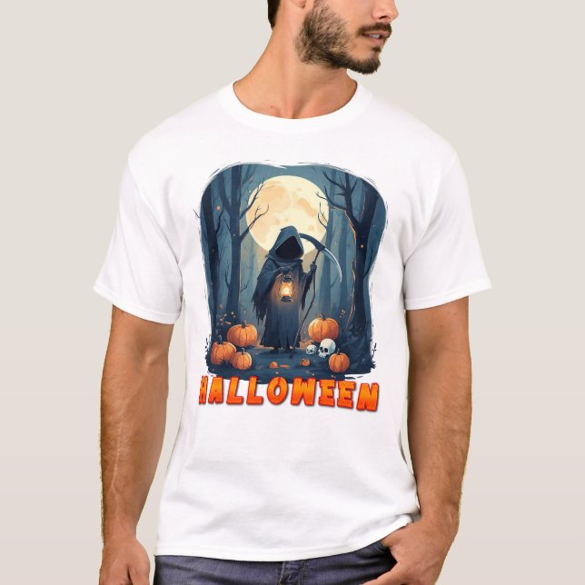 Camiseta Figura Encapuzada Segurando Lanterna (Frente)