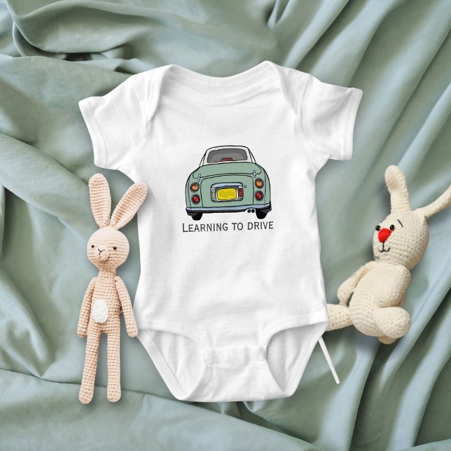 Camiseta Figuras - Nome do driver do carro do Figaro Verde  (Cute green figaro car baby bodysuit just for your littlest driver)