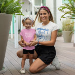 CAMISETA FILHA DO GRUPO<br><div class="desc">Para o noivo que tem uma filha jovem, vista-a numa camiseta igual ao resto da festa de casamento. O texto diz FILHA do CRESCIMENTO. O mesmo texto e cor se repetem na parte de trás dessa camiseta. O texto é uma imagem para que a cor possa ser alterada para qualquer...</div>