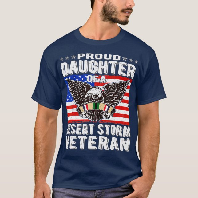 Camiseta Filha Orgulhosa Da Tempestade Do Deserto Veterano  (Frente)