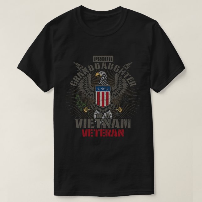 Camiseta Filha Orgulhosa De Um Veterano Vietnã 335 (Frente do Design)