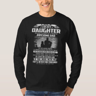 Camiseta Filha Sortuda Porque Sou Criada Por Uma Atenção Lo