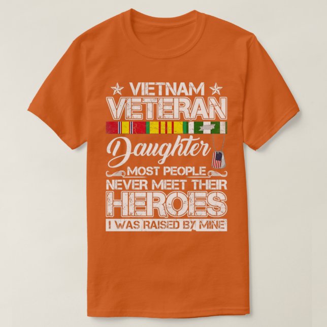Camiseta filha veterana do vietnam a maioria das pessoas nu (Frente do Design)