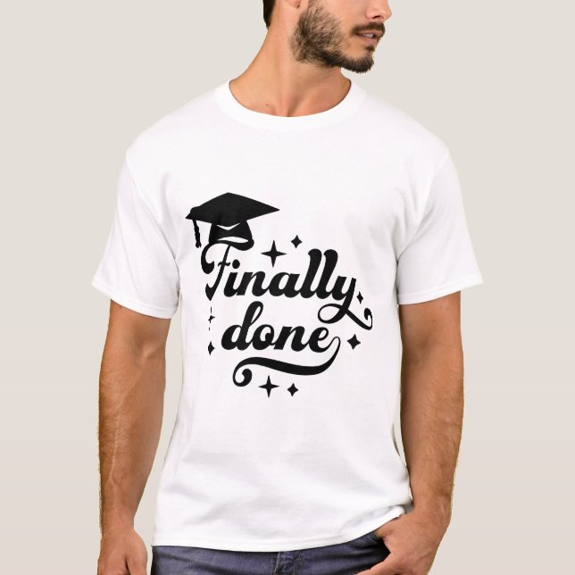 Camiseta Finalmente Concluído Graduação Script Estrela Desi (Frente)
