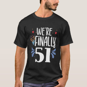 Camiseta Finalmente Somos Gêmeos Celebradores De 51 Pinos