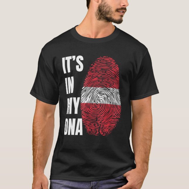 Camiseta Fingerprint DNA Biometry Latvia Flag (Frente)