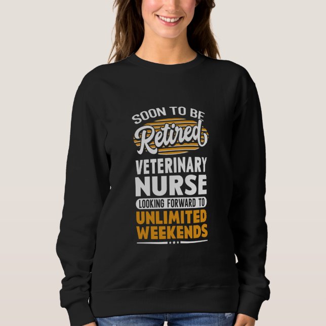 Camiseta Fins De Semana Ilimitados Enfermeira Veterinária A (Frente)