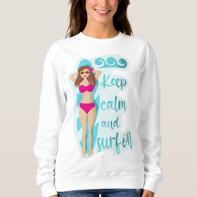 Camiseta Fique calma e surf com a garota morena (Frente)