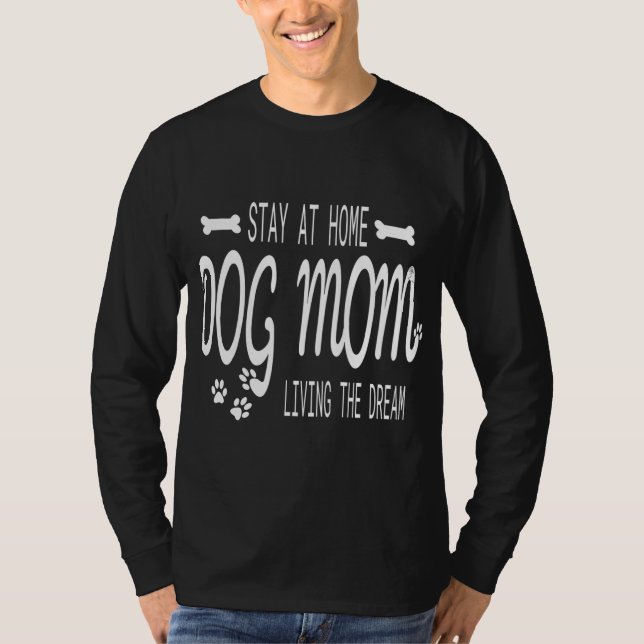 Camiseta Fique Em Casa Cachorro Mamãe Oferece Presentes Par (Frente)