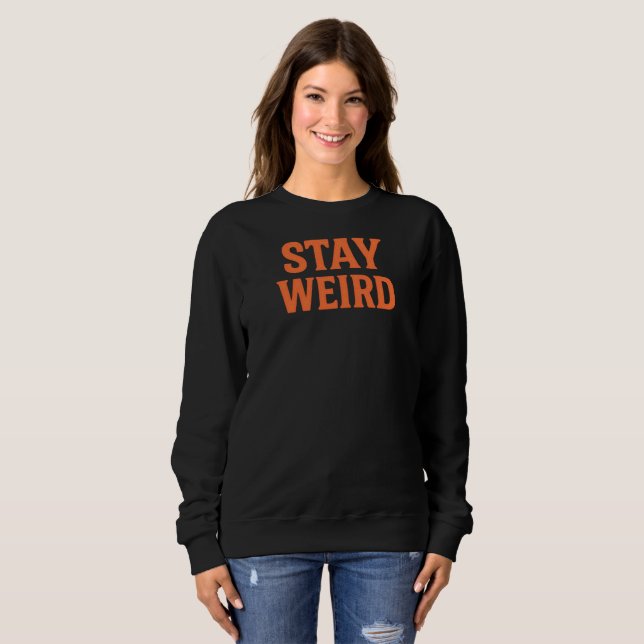 Camiseta Fique Estranho Roupas de Rua Retrô (Frente Completa)